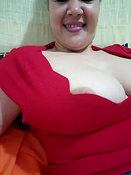 Snapshot of lamorbosa37 chatting on December 18, 5:00 pm lamorbosa37 online show from December 18, 5:00 pm