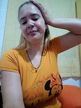 Snapshot of lamorbosa37 chatting on February 6, 5:09 pm lamorbosa37 online show from February 6, 5:09 pm