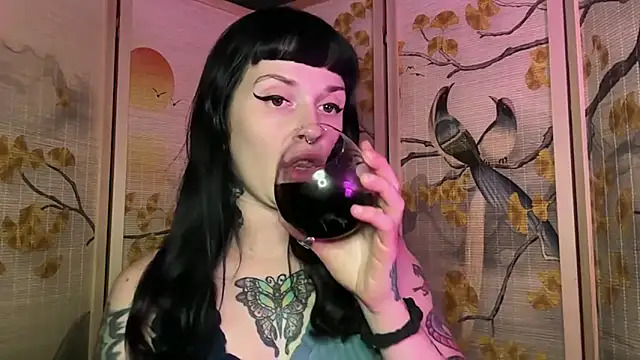 Snapshot of Marcelinegoddess chatting on June 4, 2:50 am Marcelinegoddess online show from June 4, 2:50 am