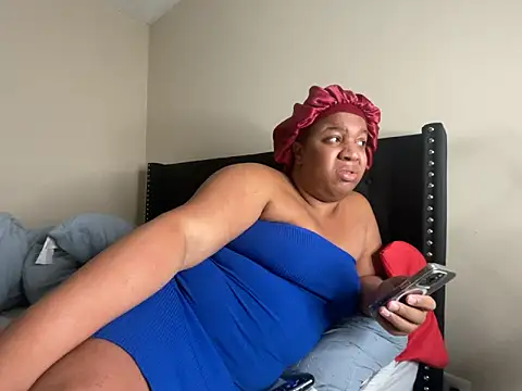 Badgirlbrittt online show from March 12, 1:03 am