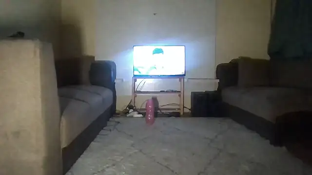 Snapshot of SmallGoodNutts chatting on September 11, 4:23 am SmallGoodNutts online show from September 11, 4:23 am