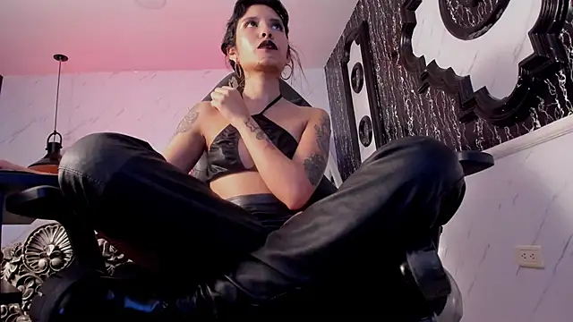 NAILAHARD online show from February 8, 7:59 pm