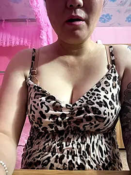 Snapshot of Ory22 chatting on October 18, 9:32 am Ory22 online show from October 18, 9:32 am