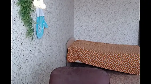 Snapshot of Athena_Richards chatting on February 19, 9:39 am Athena Richards online show from February 19, 9:39 am