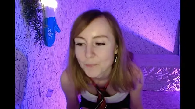 Snapshot of Athena_Richards chatting on February 27, 2:43 pm Athena Richards online show from February 27, 2:43 pm