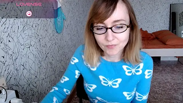 Athena Richards online show from April 19, 9:30 am