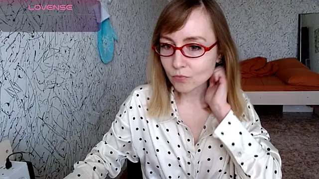 Snapshot of Athena_Richards chatting on June 14, 9:11 am Athena Richards online show from June 14, 9:11 am