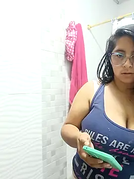 Snapshot of _Angelinaandrade_ chatting on November 20, 12:33 am Angelinaandrade online show from November 20, 12:33 am