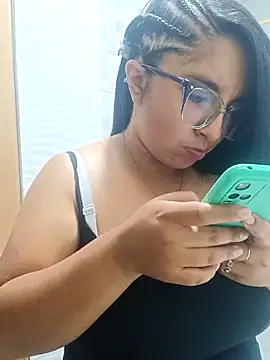 Snapshot of _Angelinaandrade_ chatting on December 23, 12:08 am Angelinaandrade online show from December 23, 12:08 am