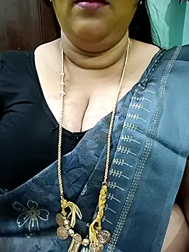 Snapshot of ashikaa_r chatting on December 21, 5:53 pm ashikaa r online show from December 21, 5:53 pm