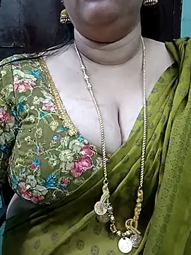 Snapshot of ashikaa_r chatting on January 17, 8:01 pm ashikaa r online show from January 17, 8:01 pm