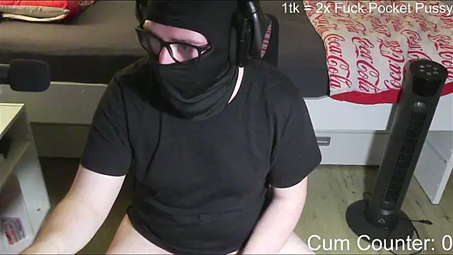 HornyTeenBoy64 online show from June 14, 3:58 pm
