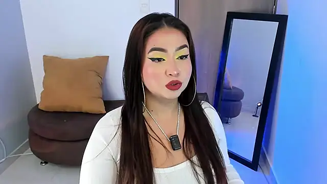 Snapshot of LiahDiaz chatting on April 30, 4:13 pm LiahDiaz online show from April 30, 4:13 pm