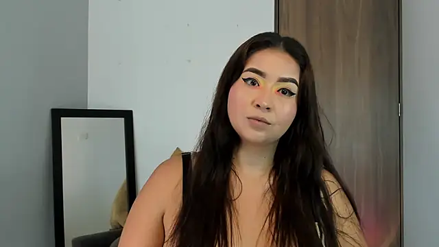 Snapshot of LiahDiaz chatting on May 13, 3:20 pm LiahDiaz online show from May 13, 3:20 pm