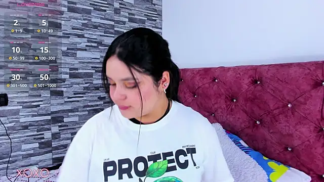 Snapshot of skyhotgirll chatting on February 26, 5:50 pm skyhotgirll online show from February 26, 5:50 pm