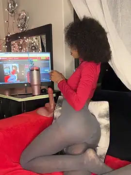 Snapshot of Dime-__ chatting on November 4, 11:15 pm Dime- online show from November 4, 11:15 pm