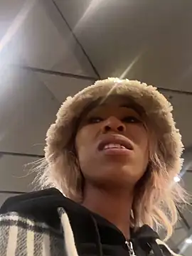 Snapshot of Dime-__ chatting on November 18, 4:11 pm Dime- online show from November 18, 4:11 pm