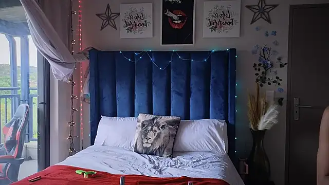 Snapshot of Dime-__ chatting on November 27, 11:45 am Dime- online show from November 27, 11:45 am