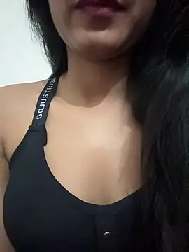Snapshot of Hot_Goldengirl chatting on April 7, 8:53 pm Hot Goldengirl online show from April 7, 8:53 pm