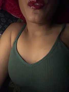 Snapshot of Hot_Goldengirl chatting on May 4, 7:54 pm Hot Goldengirl online show from May 4, 7:54 pm