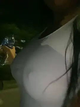 Snapshot of luisa16xxx chatting on December 6, 1:18 am luisa16xxx online show from December 6, 1:18 am