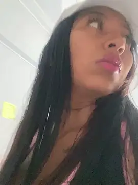 Snapshot of luisa16xxx chatting on February 26, 9:05 pm luisa16xxx online show from February 26, 9:05 pm