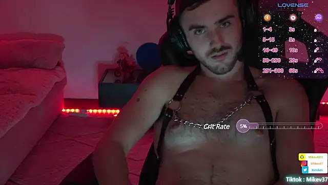 Snapshot of Mikev chatting on March 17, 10:06 pm Mikev online show from March 17, 10:06 pm