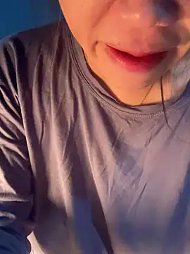 Snapshot of Laura8910 chatting on January 4, 12:38 pm Laura8910 online show from January 4, 12:38 pm