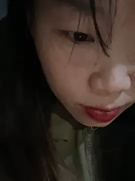 Snapshot of Laura8910 chatting on February 21, 12:28 pm Laura8910 online show from February 21, 12:28 pm