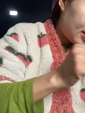 Snapshot of Laura8910 chatting on March 18, 6:46 am Laura8910 online show from March 18, 6:46 am