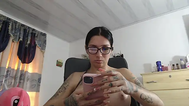 sweet cutetras22 online show from January 4, 3:07 pm