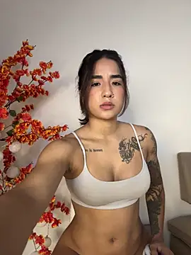 VictoriaHiill online show from July 19, 6:55 pm