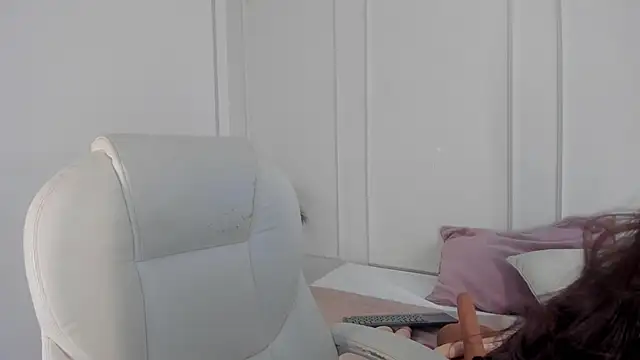 Snapshot of Mariapettit chatting on February 14, 12:25 pm Mariapettit online show from February 14, 12:25 pm