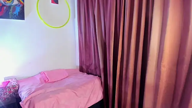 Snapshot of nicole_volkov chatting on December 6, 3:19 am nicole volkov online show from December 6, 3:19 am