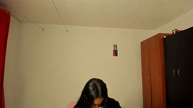 Snapshot of nicole_volkov chatting on March 8, 1:17 am nicole volkov online show from March 8, 1:17 am