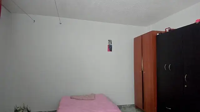 Snapshot of nicole_volkov chatting on March 14, 1:37 am nicole volkov online show from March 14, 1:37 am