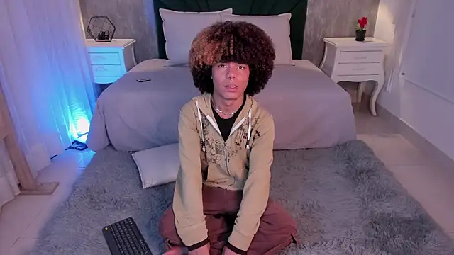 Alexiis Etereo online show from April 13, 7:30 pm