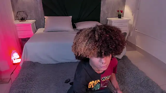 Alexiis Etereo online show from April 21, 7:28 pm