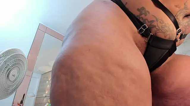 martina touss online show from March 6, 10:36 pm