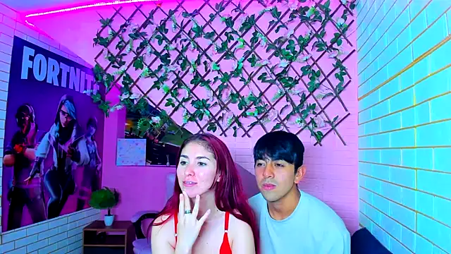 mildre303av online show from December 15, 12:15 am