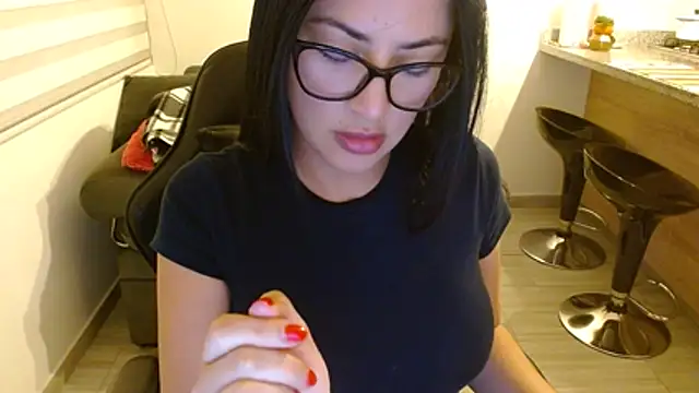 Snapshot of Charlotte_cute18 chatting on July 13, 1:08 am Charlotte cute18 online show from July 13, 1:08 am