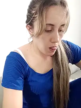 Snapshot of Isabel23zr chatting on December 26, 2:12 am Isabel23zr online show from December 26, 2:12 am