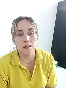 Snapshot of Isabel23zr chatting on January 7, 1:38 am Isabel23zr online show from January 7, 1:38 am