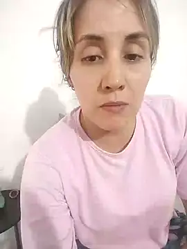 Snapshot of Isabel23zr chatting on January 17, 3:43 pm Isabel23zr online show from January 17, 3:43 pm