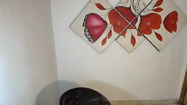 naomiwildburn online show from September 17, 7:59 pm