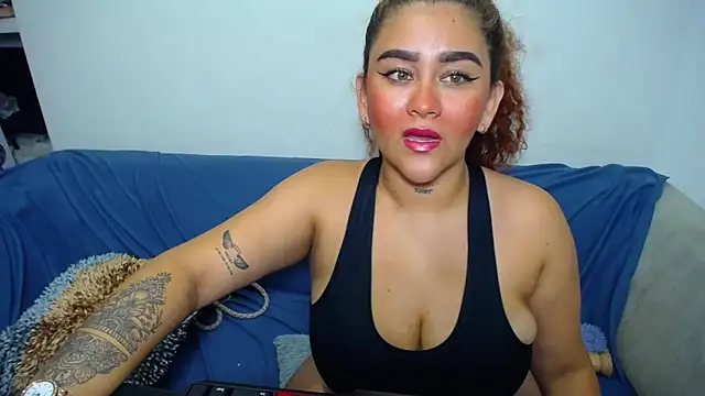 loly bigbooty4u online show from February 8, 4:47 am