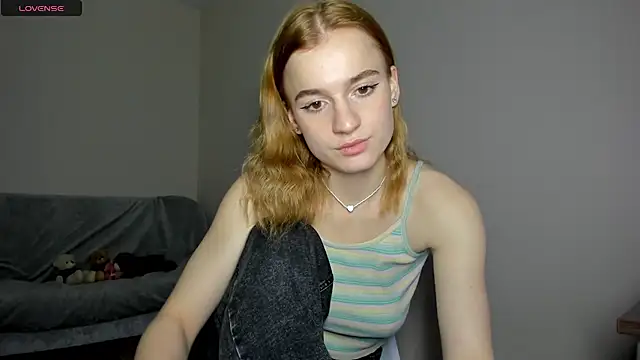 Stacey Brown online show from February 5, 1:43 am