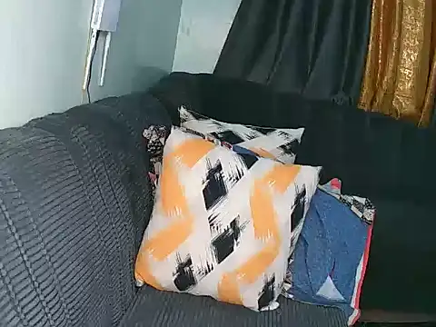 Snapshot of Bigboobylovers chatting on February 10, 11:25 am Bigboobylovers online show from February 10, 11:25 am