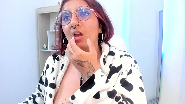 Alliccee online show from December 28, 6:17 am