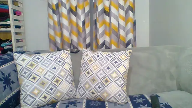 Petite 254 online show from March 5, 11:34 pm